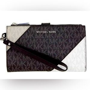 Michael Kors Jet Set Travel Double Zip Wristlet! Brand new!